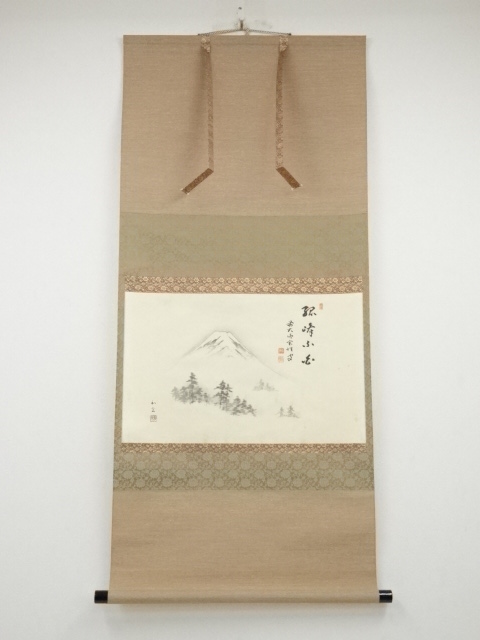 JAPANESE HANGING SCROLL / HAND PAINTED / MT. FUJI
